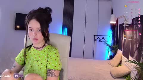 Snapshot of mila_nox chatting on October 3, 3:50 pm Sasha online show from October 3, 3:50 pm