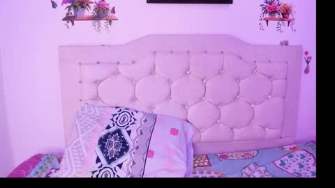 laura online show from January 12, 5:34 am