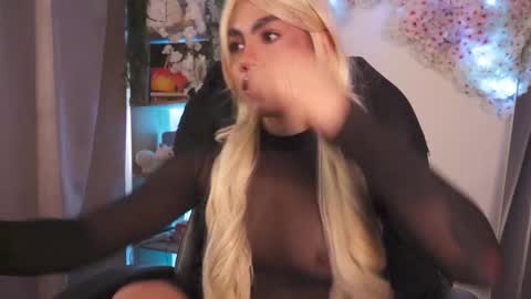 Snapshot of mila_snoow chatting on October 29, 12:09 pm M I L A online show from October 29, 12:09 pm