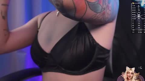 M I L A  online show from May 14, 1:06 pm