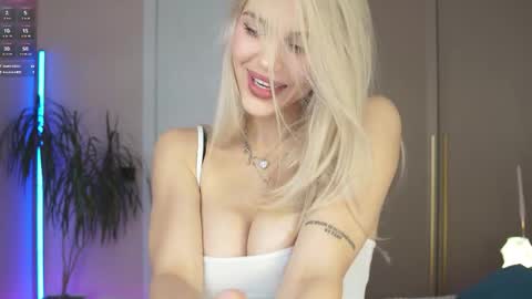 Mila and u can call me sweet bunny online show from February 5, 10:29 am