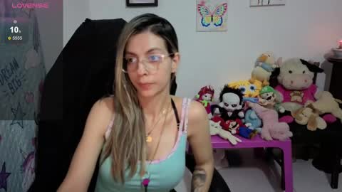 milacoxx8819 online show from September 17, 11:36 pm