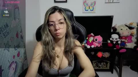 milacoxx8819 online show from September 22, 1:04 am