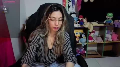 milacoxx8819 online show from October 28, 3:01 am