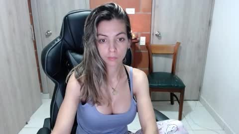 Snapshot of milacoxx8819 chatting on March 11, 1:16 am milacoxx8819 online show from March 11, 1:16 am