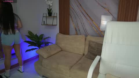 Snapshot of milacrave chatting on October 1, 11:59 am milacrave online show from October 1, 11:59 am