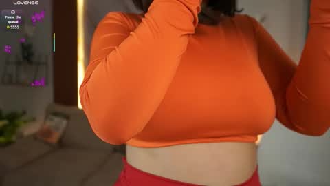 Snapshot of milacrave chatting on October 15, 12:08 pm milacrave online show from October 15, 12:08 pm