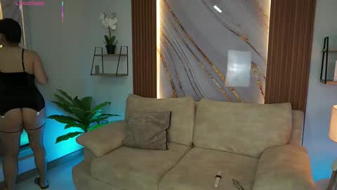 Snapshot of milacrave chatting on October 2, 11:59 am milacrave online show from October 2, 11:59 am