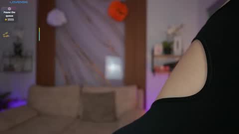 Snapshot of milacrave chatting on October 21, 11:36 am milacrave online show from October 21, 11:36 am