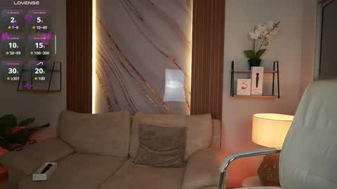 Snapshot of milacrave chatting on October 14, 11:46 am milacrave online show from October 14, 11:46 am