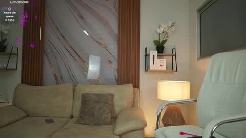 Snapshot of milacrave chatting on October 11, 12:08 pm milacrave online show from October 11, 12:08 pm