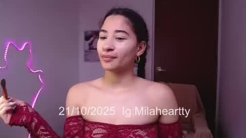 Snapshot of milah_hearrty chatting on October 21, 7:29 pm Milah online show from October 21, 7:29 pm