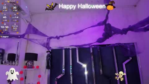 Snapshot of milahall__ chatting on October 31, 6:04 am Milenna online show from October 31, 6:04 am