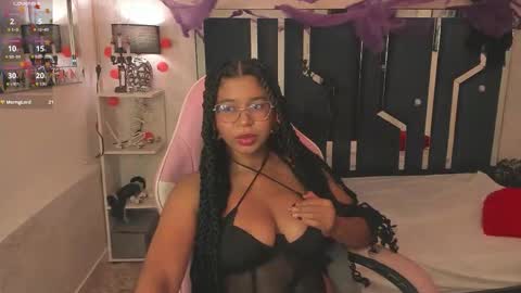 Snapshot of milahall__ chatting on October 24, 4:52 am Milenna online show from October 24, 4:52 am