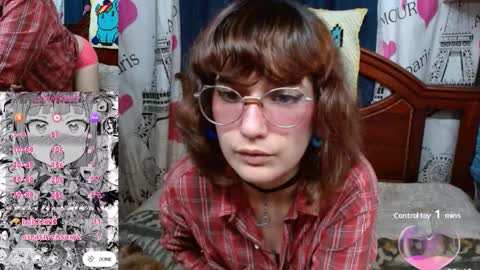 Snapshot of milalunala chatting on October 15, 2:25 am Mila-Lunala online show from October 15, 2:25 am