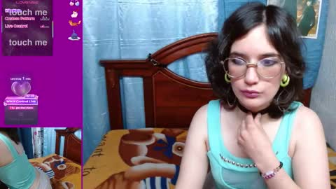 Snapshot of milalunala chatting on February 19, 1:51 am Mila-Lunala online show from February 19, 1:51 am
