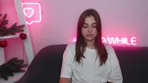 milanaangelas online show from December 28, 10:03 am