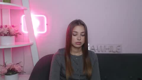 milanaangelas online show from November 15, 6:14 am