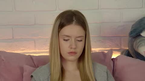 Snapshot of milanabalmain chatting on October 15, 4:09 pm MilanaBalmain online show from October 15, 4:09 pm