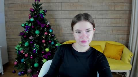 MilanaBalmain online show from December 12, 2:33 pm