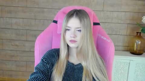 Snapshot of milanabalmain chatting on October 4, 4:18 am MilanaBalmain online show from October 4, 4:18 am