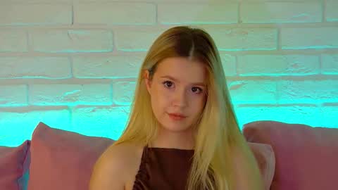 MilanaBalmain online show from February 28, 6:02 am