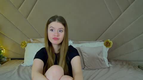 MilanaBalmain online show from December 24, 2:44 pm