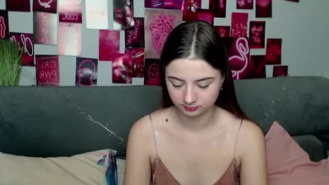 milanaroz online show from October 17, 4:59 am