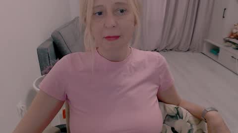 Snapshot of milanav chatting on October 21, 6:50 am Milena online show from October 21, 6:50 am