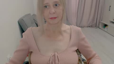 Snapshot of milanav chatting on October 31, 5:42 am Milena online show from October 31, 5:42 am