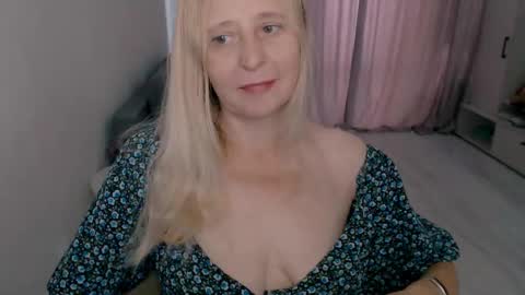 Snapshot of milanav chatting on October 6, 6:08 am Milena online show from October 6, 6:08 am