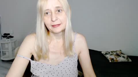Snapshot of milanav chatting on February 4, 4:26 am Milena online show from February 4, 4:26 am