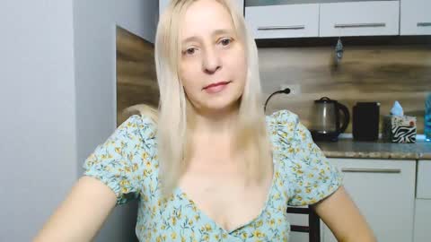 Snapshot of milanav chatting on December 27, 4:36 am Milena online show from December 27, 4:36 am