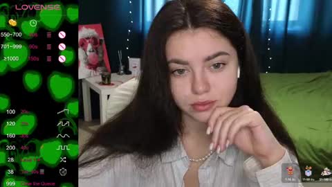 Snapshot of milania_hot_foxy chatting on February 22, 11:02 am Mila online show from February 22, 11:02 am