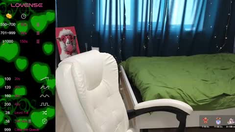 Snapshot of milania_hot_foxy chatting on February 20, 10:16 am Mila online show from February 20, 10:16 am