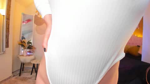 Snapshot of milaniminxx chatting on September 29, 8:25 pm aya online show from September 29, 8:25 pm