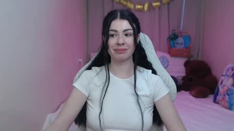 milasecretsss online show from April 15, 11:44 am