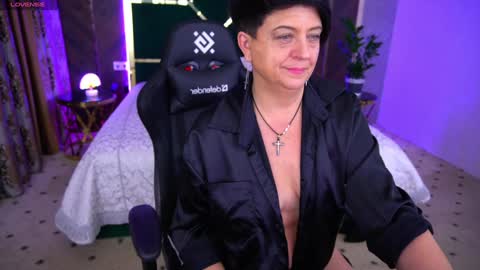 milaskyy online show from December 15, 7:53 pm