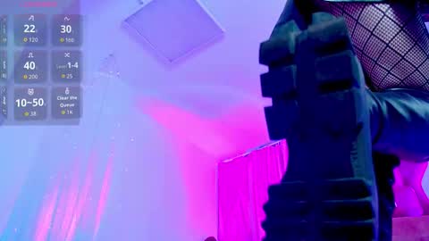 Snapshot of milastoyne chatting on October 16, 6:16 am milastoyne online show from October 16, 6:16 am