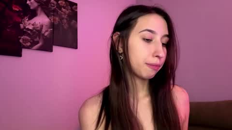 MIla and Viki online show from October 8, 10:47 pm