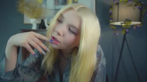 Mila online show from February 23, 2:45 am