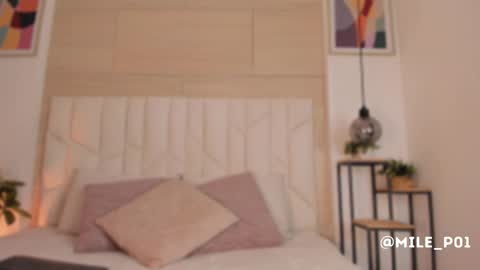 M I L E  online show from November 18, 12:06 pm