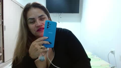 Snapshot of milena_hoot_ chatting on October 6, 6:41 am MILENA online show from October 6, 6:41 am