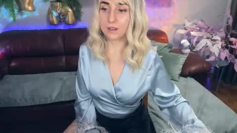 MilenaDaisy online show from February 1, 2:27 pm