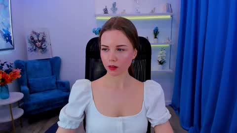 mileygloss online show from November 24, 11:45 am