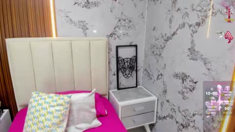 MILEY online show from October 2, 7:52 pm