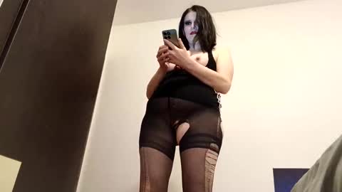 milf44milf online show from April 23, 7:05 am