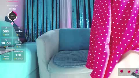 Snapshot of milf_dreamy chatting on October 6, 1:55 am Milf Dreamy online show from October 6, 1:55 am