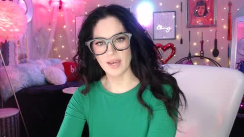 Milf Lacey online show from February 24, 5:09 pm