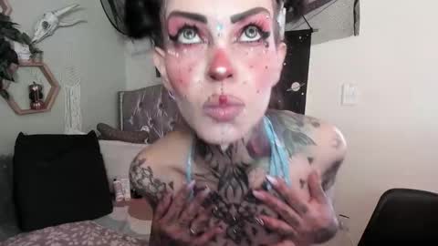 Isabella online show from November 25, 1:24 pm